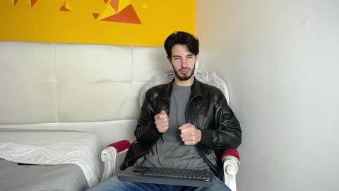 LiamLuxe online show from January 3, 2025, 12:08 pm
