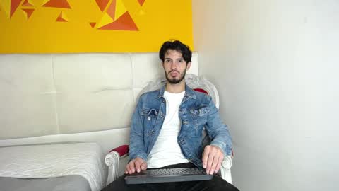 LiamLuxe online show from January 5, 2025, 12:10 pm