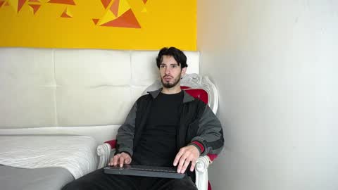 LiamLuxe online show from January 6, 2025, 12:13 pm