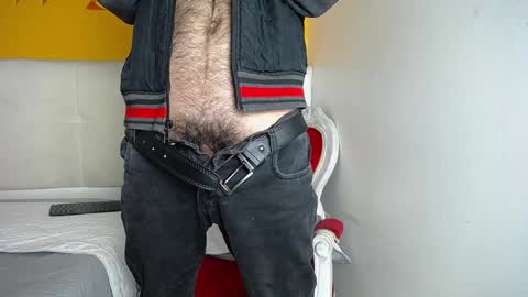 LiamLuxe online show from January 6, 2025, 3:19 pm