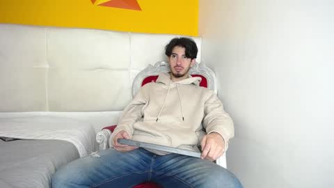 LiamLuxe online show from January 13, 2025, 12:13 pm