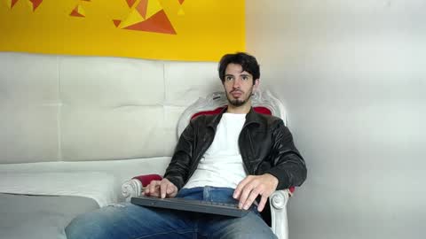 LiamLuxe online show from January 17, 2025, 12:42 pm