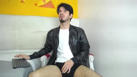 LiamLuxe online show from January 17, 2025, 3:43 pm