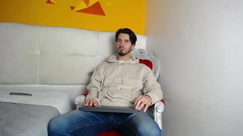 LiamLuxe online show from January 22, 2025, 12:17 pm