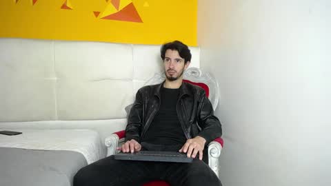 LiamLuxe online show from January 23, 2025, 12:30 pm