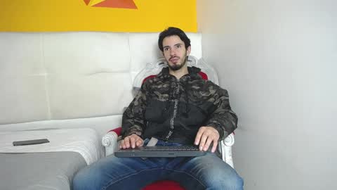 LiamLuxe online show from January 27, 2025, 12:37 pm
