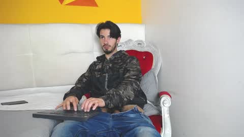 LiamLuxe online show from January 27, 2025, 3:39 pm