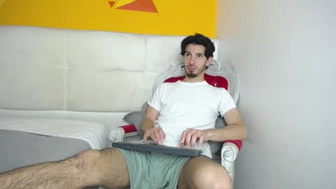 LiamLuxe online show from February 6, 2025, 12:48 pm