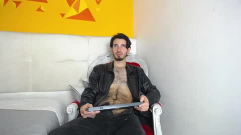 LiamLuxe online show from February 8, 2025, 3:21 pm