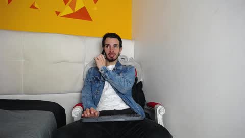 LiamLuxe online show from February 10, 2025, 12:50 pm