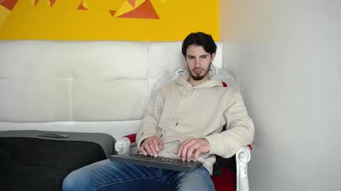 LiamLuxe online show from February 11, 2025, 12:27 pm