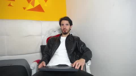 LiamLuxe online show from February 14, 2025, 12:47 pm