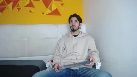 LiamLuxe online show from February 18, 2025, 12:39 pm