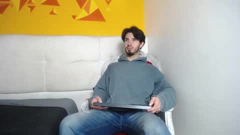 LiamLuxe online show from February 20, 2025, 12:57 pm