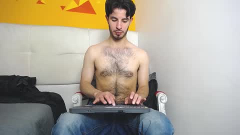 LiamLuxe online show from March 3, 2025, 6:44 pm