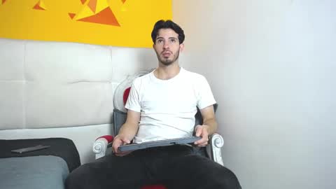 LiamLuxe online show from March 5, 2025, 2:34 pm