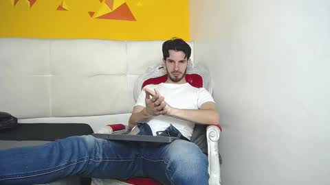 LiamLuxe online show from March 8, 2025, 4:06 pm