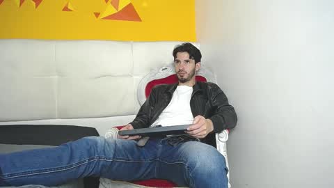 LiamLuxe online show from March 8, 2025, 7:09 pm