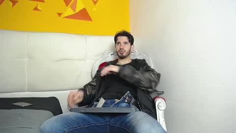 LiamLuxe online show from March 9, 2025, 1:04 pm