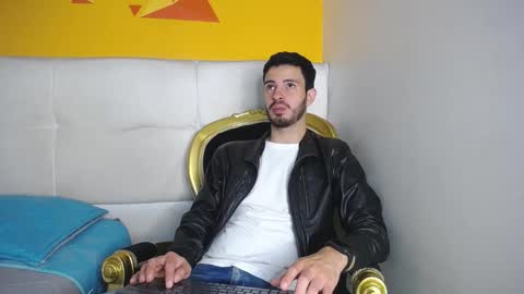 LiamLuxe online show from September 14, 2025, 1:43 pm
