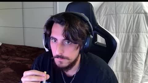 liamriddley online show from October 15, 2025, 3:56 pm