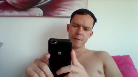Snapshot of liamrosezn chatting on December 7, 2024, 2:02 pm LiamRose online show from December 7, 2024, 2:02 pm