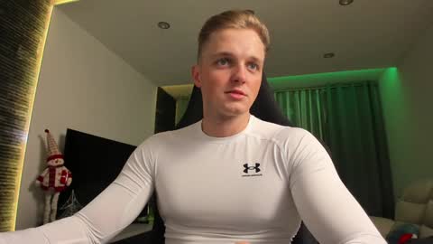 Liam Vasylyk online show from December 13, 2024, 4:22 am