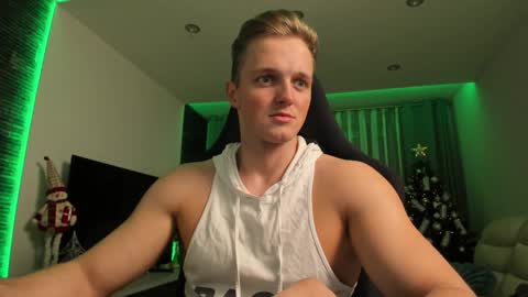 Liam Vasylyk online show from December 28, 2024, 9:51 pm