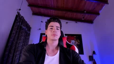 liamwyatt_ online show from December 3, 2024, 7:10 am