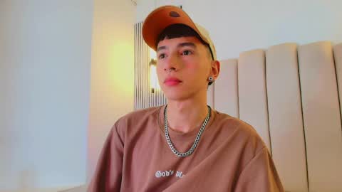 lian_cameron online show from May 8, 2026, 4:07 am