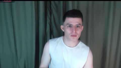 Snapshot of lian_eathan chatting on October 25, 2025, 6:43 am lian_eathan online show from October 25, 2025, 6:43 am