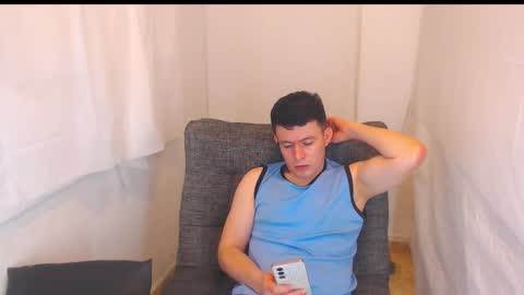 lian_eathan online show from January 16, 2026, 4:11 pm