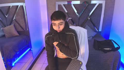 lian online show from September 10, 2025, 4:12 am