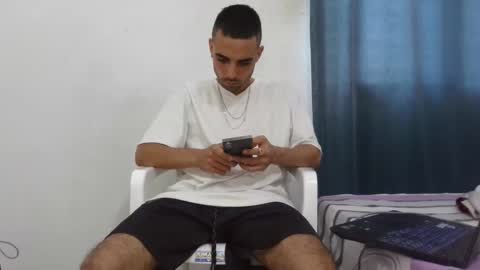Snapshot of lian_mike203523 chatting on October 17, 2025, 7:16 pm lian_mike203523 online show from October 17, 2025, 7:16 pm