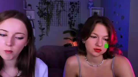 Snapshot of liana_best chatting on June 15, 2026, 7:05 pm Li online show from June 15, 2026, 7:05 pm