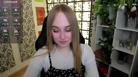 Liana online show from March 10, 2025, 1:56 am