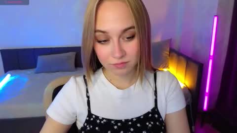 Liana online show from September 18, 2025, 2:13 am