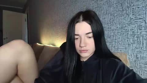 liana_diva online show from November 16, 2025, 8:42 am