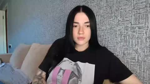 liana_diva online show from May 6, 2026, 10:53 am