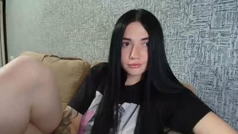 liana_diva online show from June 19, 2026, 6:01 pm