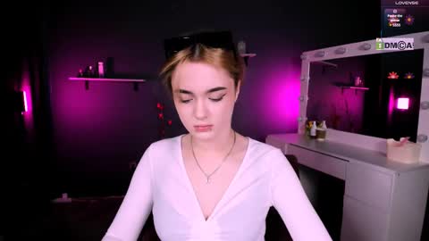 Little Liana  online show from March 8, 2025, 8:03 pm