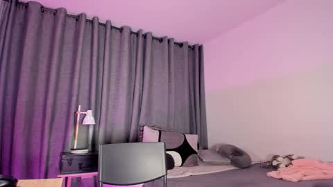 lianewhite online show from September 14, 2025, 11:26 pm