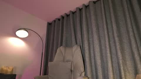 lianewhite online show from June 24, 2026, 12:09 am