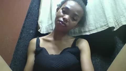 liaraisha online show from November 27, 2025, 7:05 pm