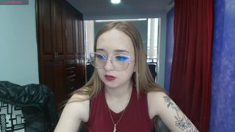 Snapshot of liaroberts1 chatting on December 2, 2024, 7:49 pm Lia Roberts online show from December 2, 2024, 7:49 pm