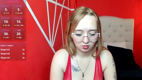Snapshot of liaroberts1 chatting on December 15, 2024, 3:09 pm Lia Roberts online show from December 15, 2024, 3:09 pm