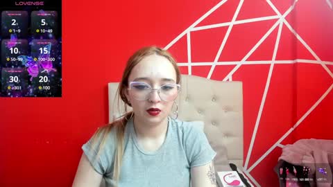Snapshot of liaroberts1 chatting on December 23, 2024, 12:41 pm Lia Roberts online show from December 23, 2024, 12:41 pm