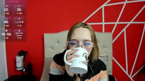 Snapshot of liaroberts1 chatting on January 15, 2025, 12:04 pm Lia Roberts online show from January 15, 2025, 12:04 pm