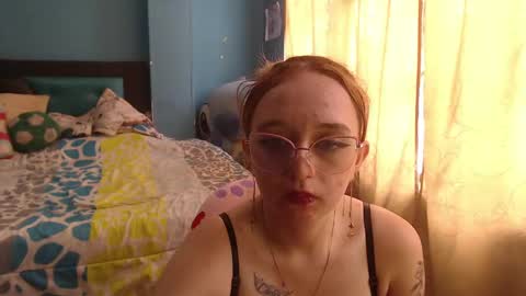 Snapshot of liaroberts1 chatting on February 5, 2025, 6:15 pm Lia Roberts online show from February 5, 2025, 6:15 pm