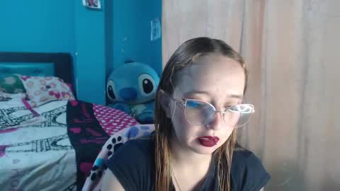 Snapshot of liaroberts1 chatting on February 12, 2025, 12:01 pm Lia Roberts online show from February 12, 2025, 12:01 pm